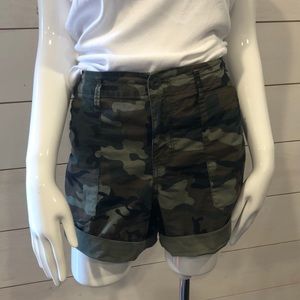 Like new camo Sanctuary cuffed shorts